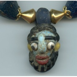 Perles  "têtes". Perles anciennes. Antique or ancient beads.