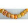 Perles anciennes d'ambre. Antique or ancient beads.