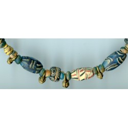 Perles "Hamada", "Nila". Perles anciennes. Antique or ancient beads.