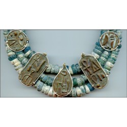 Perles "Nila" et plaques Hiéroglyphiques. Ancient beads.