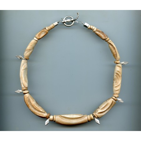 Perles en coquillage, trouvées en R.D.C. Shell bead