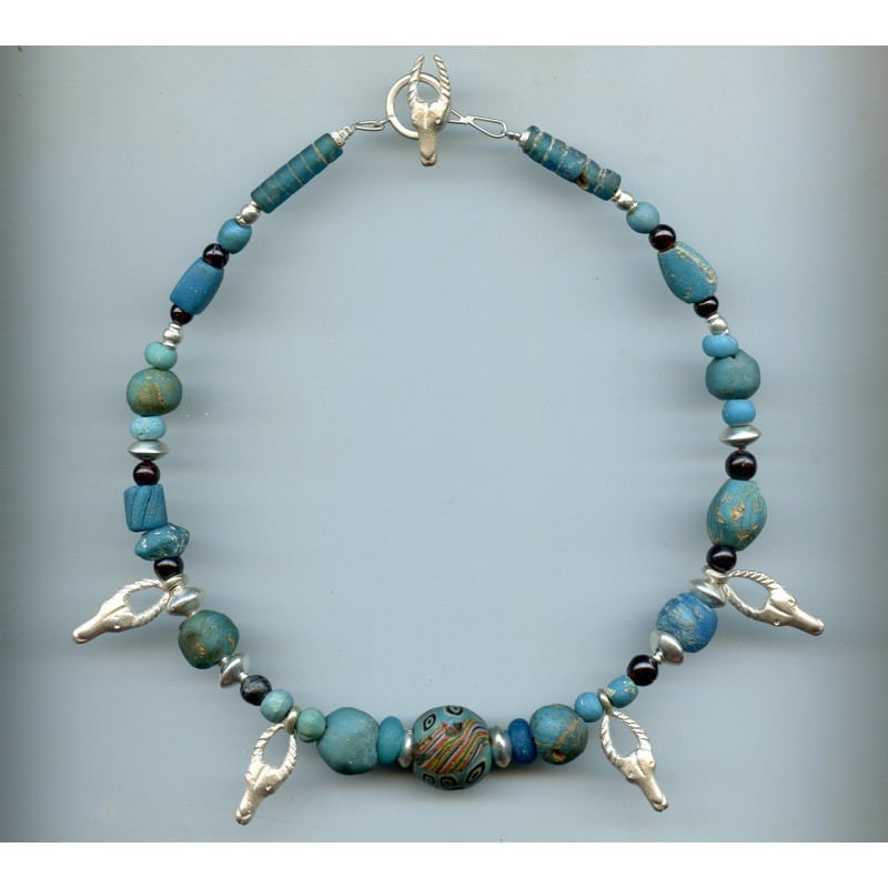 Perle Morfia. Perles anciennes. Morfia beads. Ancient beads.