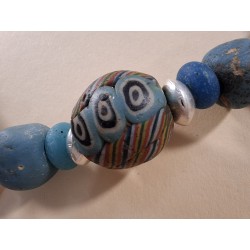Perle Morfia. Perles anciennes. Morfia beads. Ancient beads.