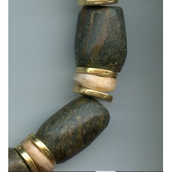 Perles néolithiques en pierre, trouvées en Mauritanie.