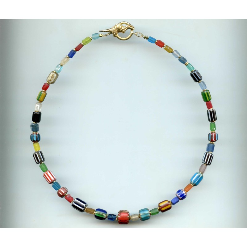 Perles chevrons multicolores. Perles anciennes. Antique beads.