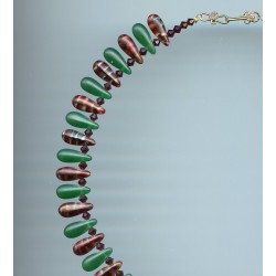 Petites gouttes en verre de Bohême. Bohemian beads