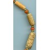 Perles en "gneiss" ou granit. “Gneiss” or granite beads