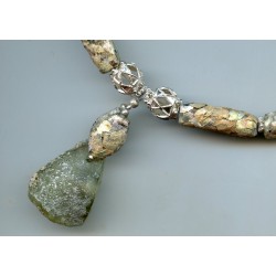 antic2336 - Perles irisées en verre romain