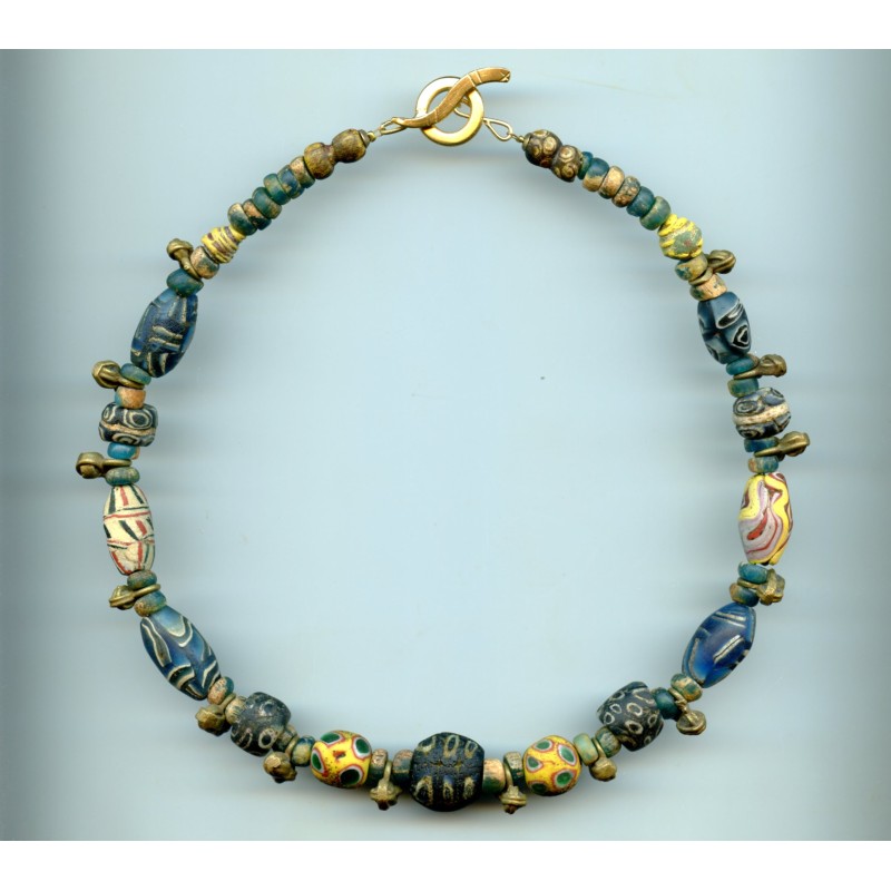 Perles "Hamada", "Nila". Perles anciennes. Antique or ancient beads.