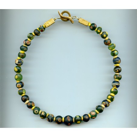 Perles Yeux de Chat vertes. Perles anciennes. Antique or ancient beads