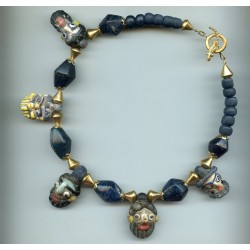 Perles  "têtes". Perles anciennes. Antique or ancient beads.