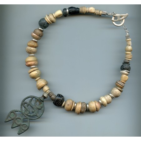Fusaïoles et pendentif Afghan. Antique or ancient beads