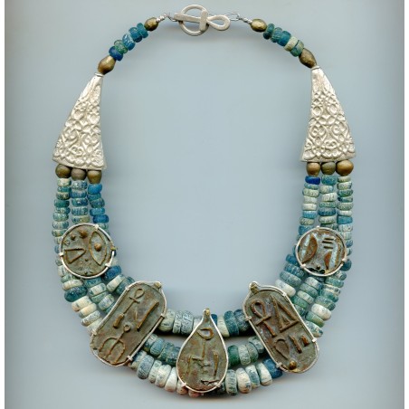 Perles "Nila" et plaques Hiéroglyphiques. Ancient beads.