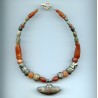 Perles en granit et cornaline. Granite and carnelian beads