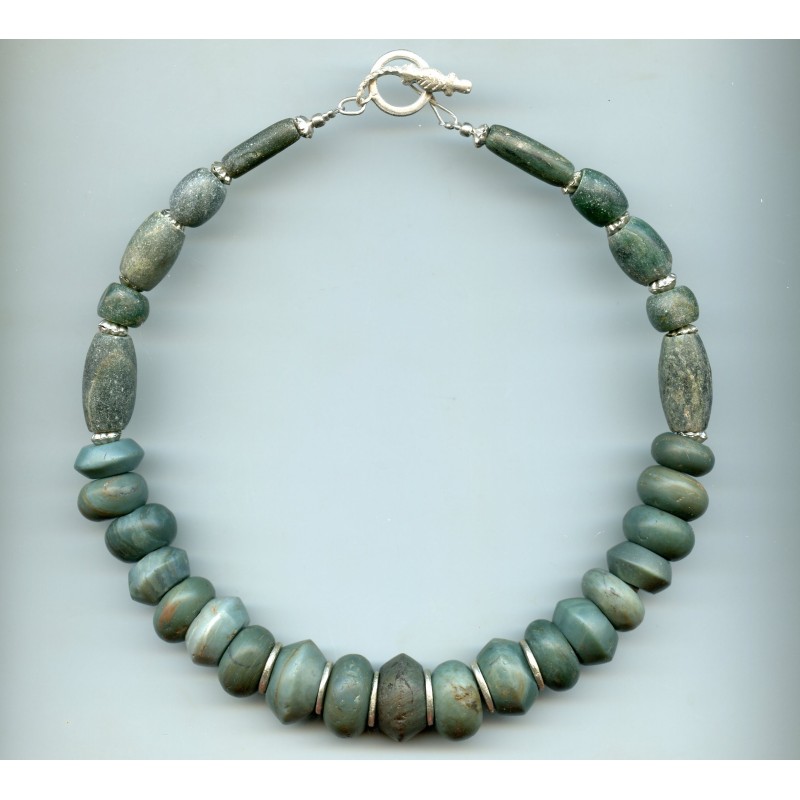 Perles en jaspe. Jasper beads.