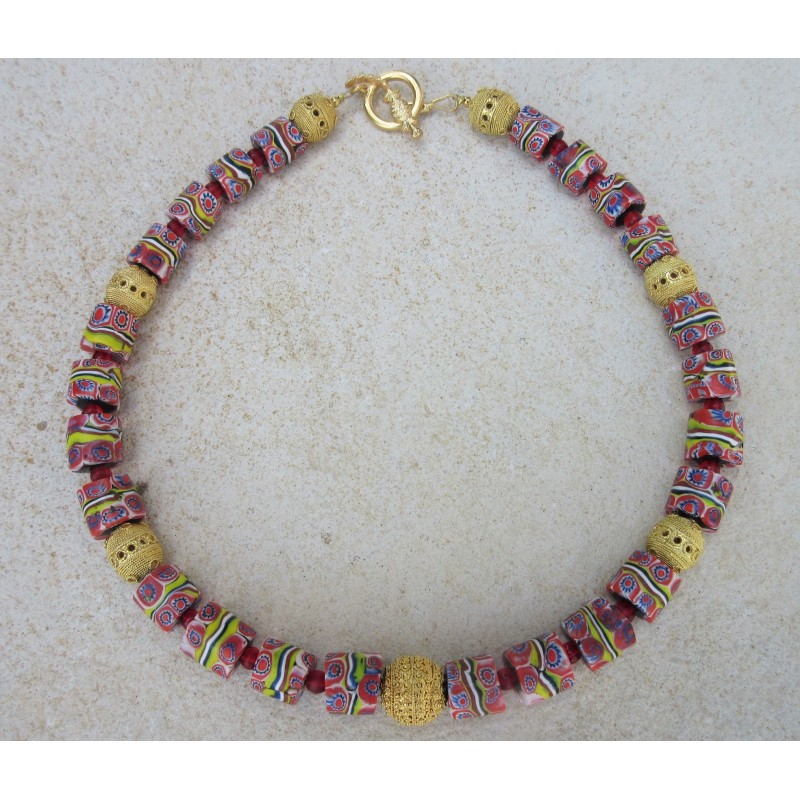 Petites tranches de "Millefiori" roses. Venetian Glass Beads