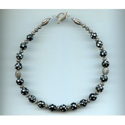 Perles vénitiennes noires à pois. Venetian Glass Beads