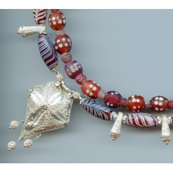 Perles vénitiennes, motif "plume" et pois. Venetian Glass Beads