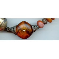 Perles "d'ambre Africain" ou bakélite