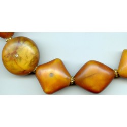 "Perles d'ambre africain" ou bakélite